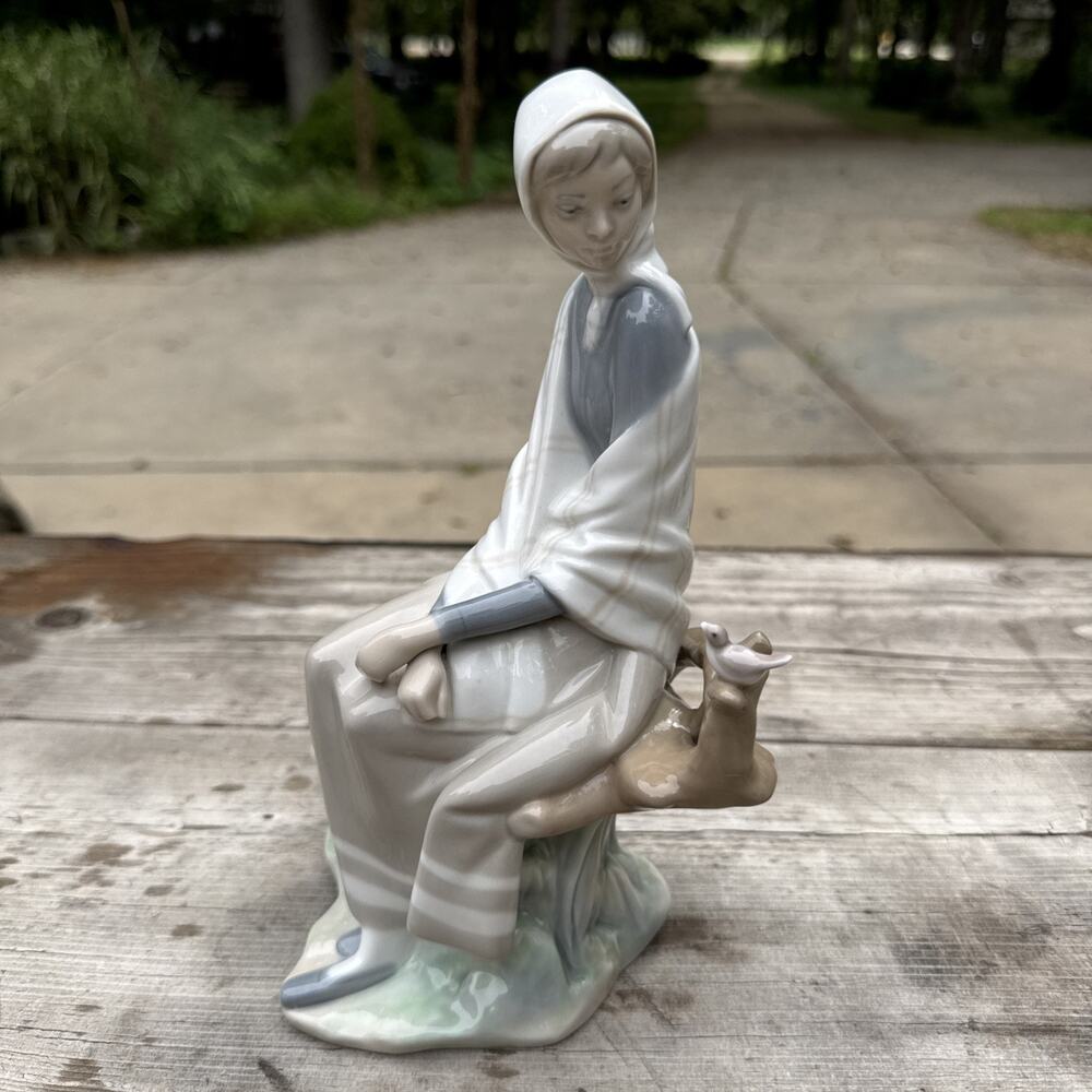 Lladro #4576 New Shepherdess Figurine Girl On Branch Bird Retired